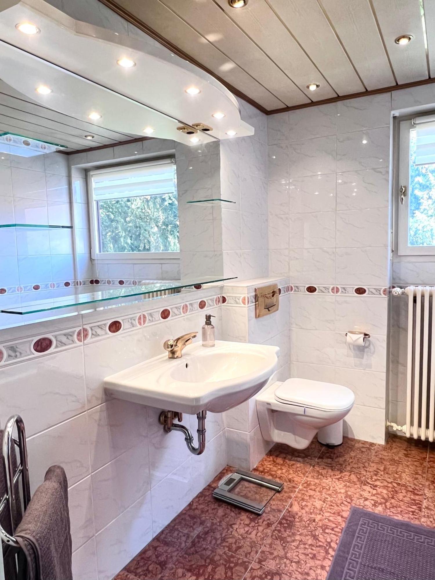 Privates Ferienhaus Mit Pool & Whirlpool Zentral In Bad Dürkheim Exterior foto