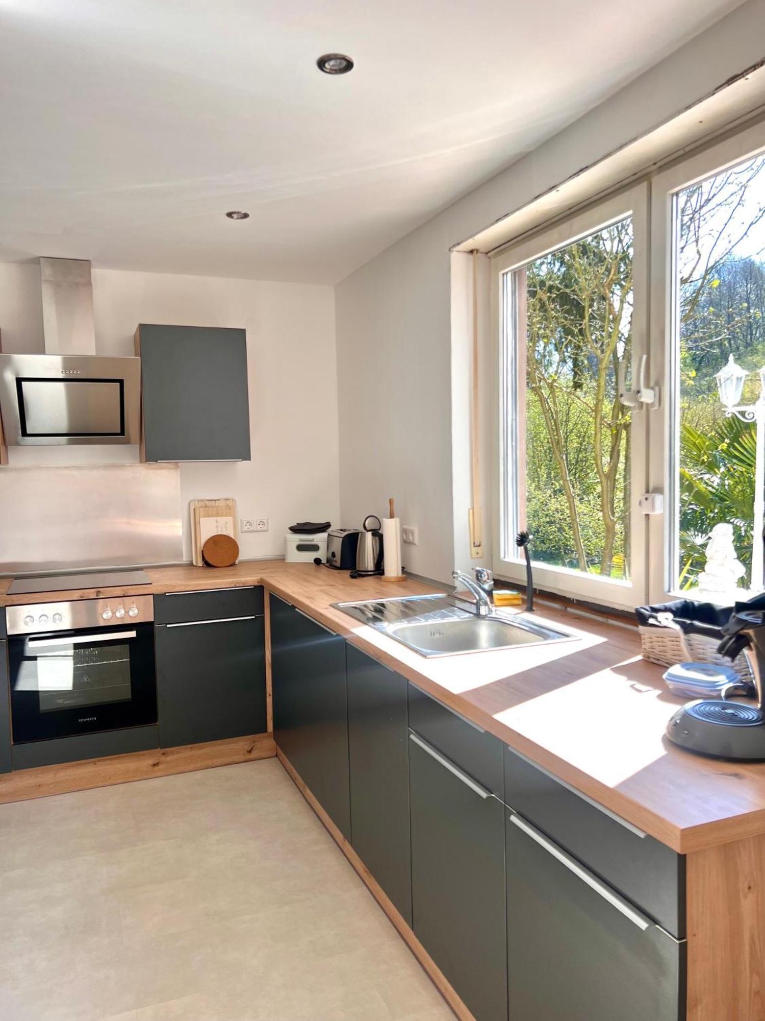 Privates Ferienhaus Mit Pool & Whirlpool Zentral In Bad Dürkheim Exterior foto